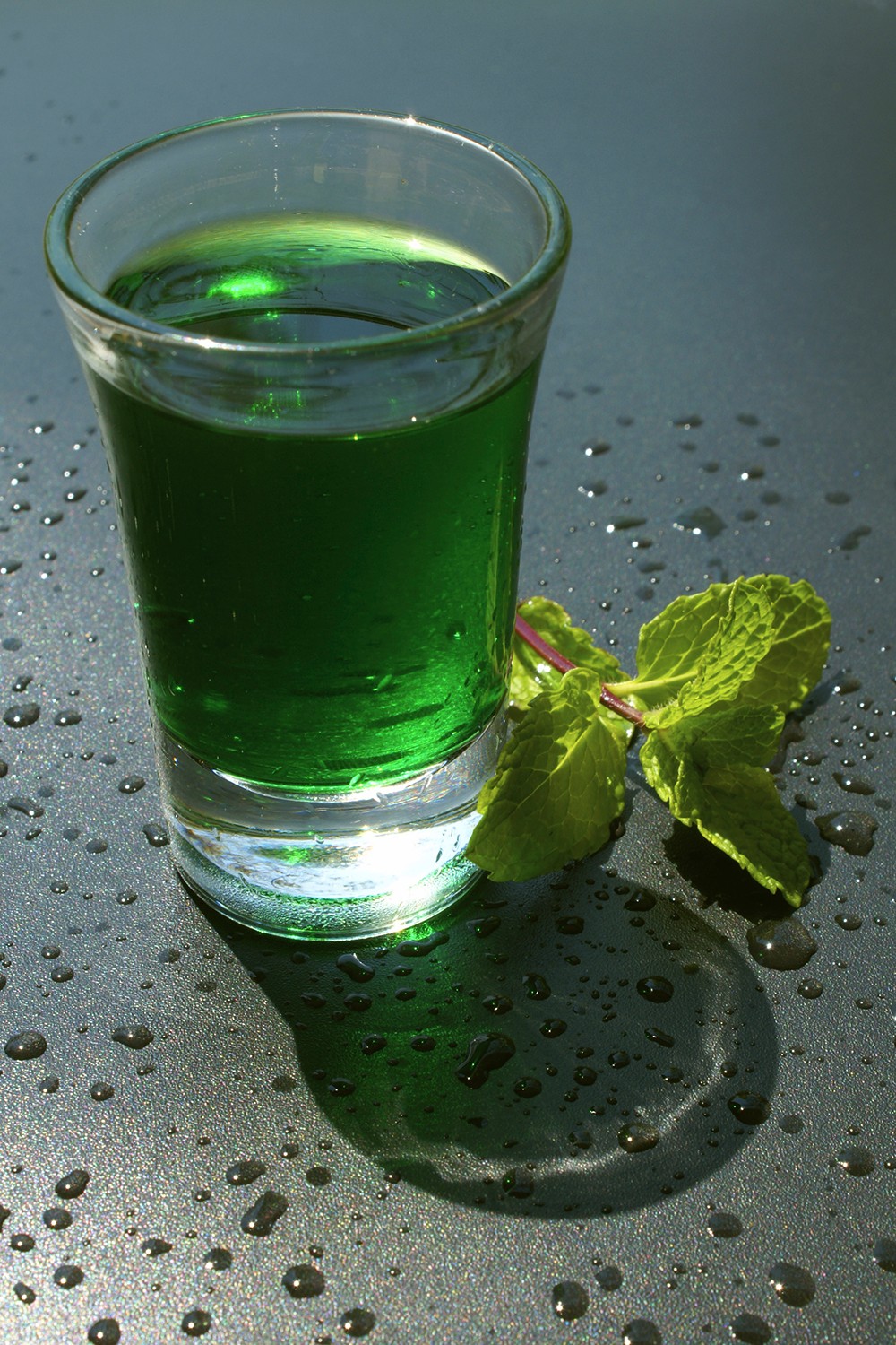 Зеленая вода пить