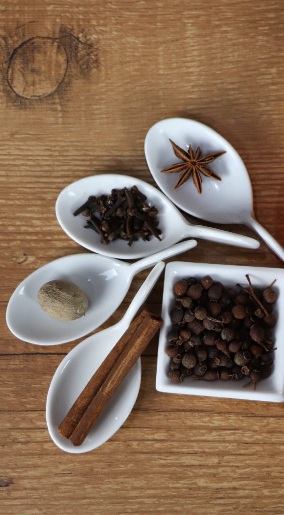 Pimento Dram ou AllSpice Liqueur, aprenda a receita